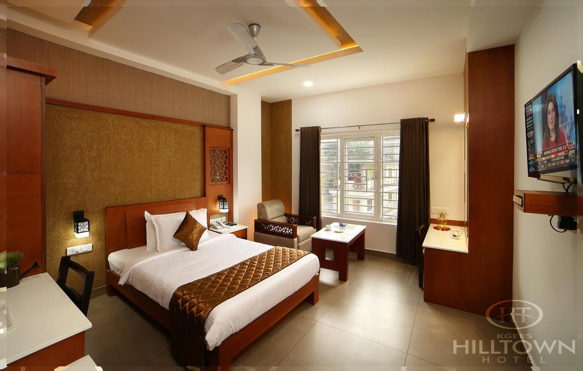 Kgees - Hill Town Hotel Kattappana Exterior photo