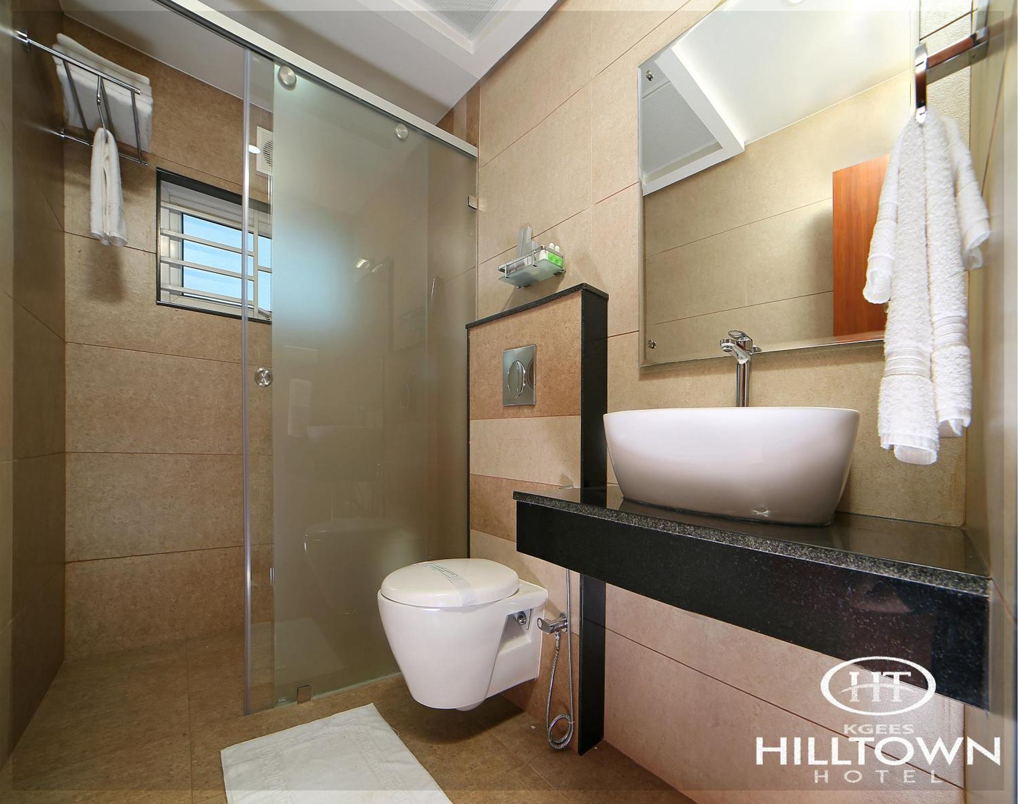 Kgees - Hill Town Hotel Kattappana Exterior photo